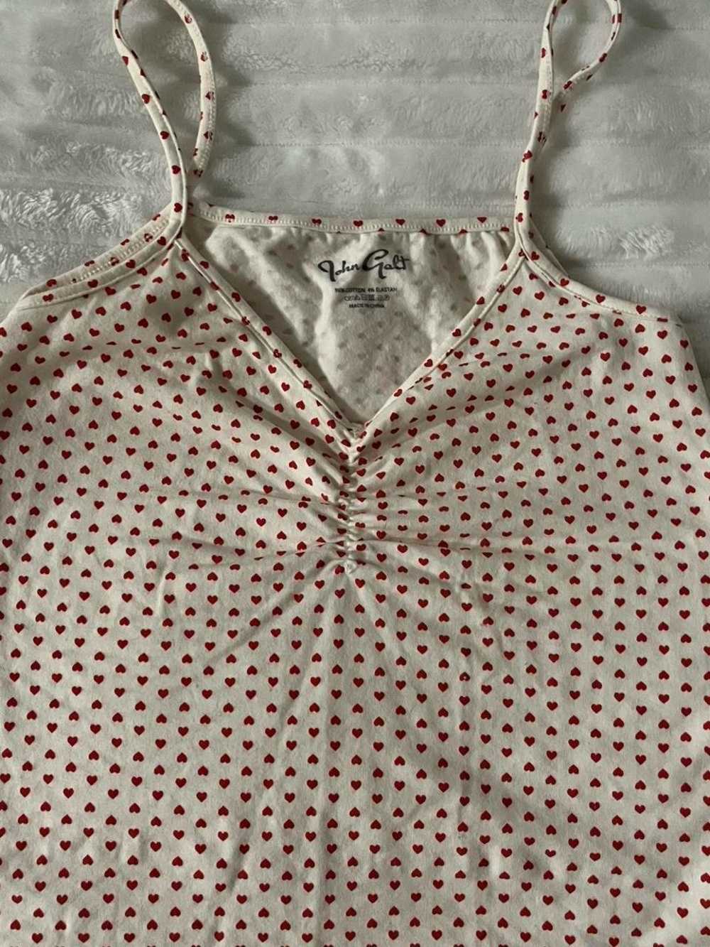 Brandy Melville Cream Spaghetti Strap Cami with Red Heart Print BRAND NEW